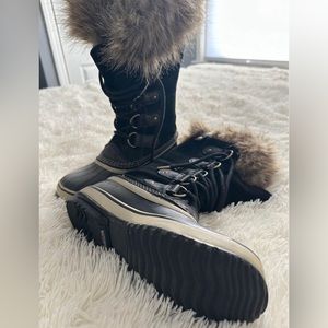 Women’s Sorel Joan of Arc winter boot. Size 7, like new